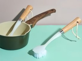 Cepillo mango madera y plastico combinado